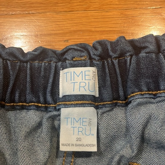 Time and tru paperbag button fly high rise ruffle waist belt jeans size 20. - Picture 4 of 11